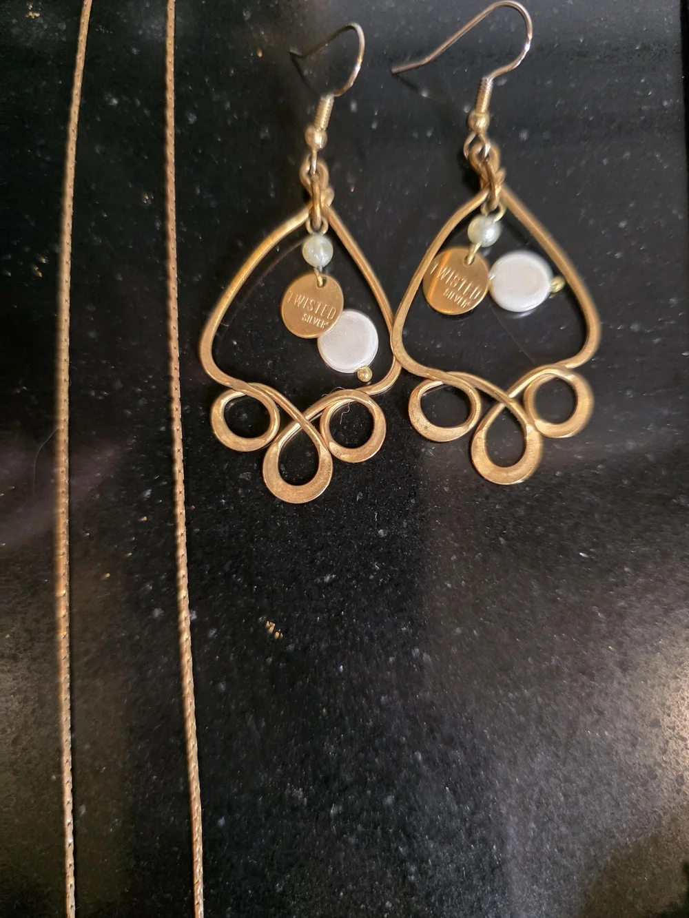 Gold And Siler Tone Women's Necklace, Bracelet And Earring Bundle - Picture 3 of 7